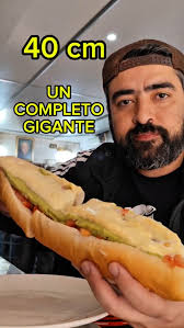 Un completo y un schop en la Fuente de Soda "Asturiana" Completo $1.900 +  schop @cervezacristal $2.300. San Diego 957 (cerca de Av. Matta), Santiago  Centro. Aporte de @pablo.rogers #tocomples #italiano #hotdogs  #santiagodechile #santiagocentro #