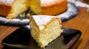 While the kuchen is baking, beat the cream and egg yolks together to make the custard. Leckerer Kuchen In 5 Minuten Fertig Mehl Wasser Und Zucker Im Ofen Cookrate Deutschland Youtube