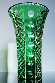 Ancienne Vase En Cristal Double Couleur Vert Taille Boheme Vers 1950