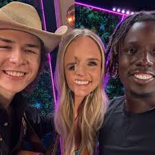 ohn Foster or Jamal Robert's? Please God let this young man be the next  American Idol 🙏🥺 🎉💖 Carrie Underwood Believes 'American Idol'  Contestant John Foster 'Might Just Win' This Season –