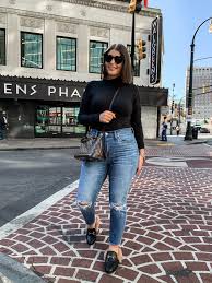 Everyone's got that one outfit that they repeat more than they'd that's why i've asked my fellow who what wear editors to weigh in today on the basic outfits they wear over and over again to inspire not just myself. Basic Pieces Http Curvy Girl Outfits Winter Fashion Outfits Curvy Outfits