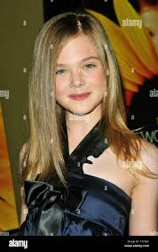 Elle fanning phoebe in wonderland hi-res stock photography and images