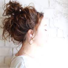 大人っぽさはセンター分けのやり方スタイル紹介 簡単に大人顔が叶う hair ヘアスタイリング ウェディングアップヘア ヘア アイディア