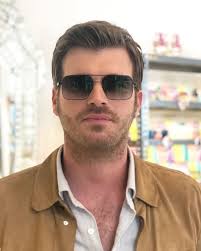 Kivanc Tatlitug Hombres Guapos Hombres Celebridades