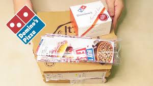 Maak je maaltijd compleet met de lekkerste desserts. Stay Home And Online Order Domino Party Box Stayhome Order Party Box Pizza Youtube