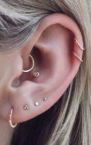 Niedliche Minimalistische Ohrpiercing Ideen Knorpel Daith Tritonshorn Ohrringe Daith Ideen Kn Cool Ear Piercings Minimalist Ear Piercings Earings Piercings