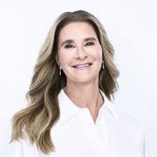 Laura Spink's Instagram, Twitter & Facebook