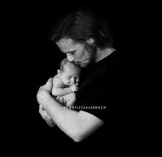 The model has posed for brands like burberry, dolce & gabbana, louis vuitton, and armani. As Sam Heughan Holding A Baby Special Note To Outlander Diana Gabaldon Beroemdheden