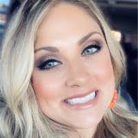 Nicole Farren's Instagram, Twitter & Facebook