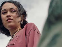 Ici tout commence : Emi sur le point de se suicider, Romain Valdine passe  aux aveux sur TF1 ! (spoiler)