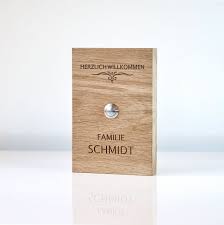 Turklingel Holz Eiche Massiv Mit Namen Gefrast Gravur Turschild Mit Klingel Aus Holz Klingelschild Herzlich Willkommen Schild Place Card Holders Place Cards Cards