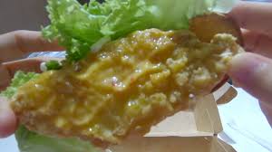 The last time the sweet chilli fish burger was around, it was s$6 a la carte. Singapore Mcdonald S Review Sweet Chilli Fish Burger Youtube