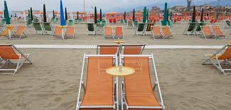 Our cet time zone converter will help you find and compare viareggio time to any time zone or city around the world. Viareggio Italy Magazine
