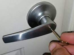 Bedroom doorknob locks are easy to hack if you know the right steps. How To Unlock A Bedroom Door Unlock A Bathroom Door
