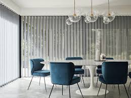 Pensés pour répondre aux besoins des utilisateurs au quotidien, les sanitaires se déclinent dans différentes versions et gammes qui pourront répondre à la configuration de vos pièces et au budget que vous souhaitez y consacrer. Store Californien Sur Mesure Stores Interieurs Heytens