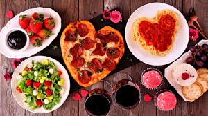 Menu de st valentin pour qui n'aime rien (challenge !) les légumes ne passent pas, les fruits, il/elle n'en connaît que la banane, la viande, votre +1 en mange la recette spécial 14 février pour séduire ? Menu Saint Valentin Nos Idees Pour Un Repas En Amoureux Femme Actuelle Le Mag