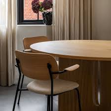 160 x 87 x h. Https Www Connox Com Categories Furniture Tables Desks Secretaries Tiptoe Monochrome Desk With Drawers Html Https Www Connox Com M 100035 272017 Media Tiptoe Ambiente 2020 Tiptoe Monochrome Schreibtisch Mit Schubladen Eiche