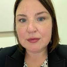 Elizabeth Hilbert's Instagram, Twitter & Facebook