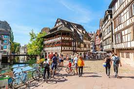 Situated on the banks of the river rhine, the city of strasbourg is known for its historical and cultural sights, as well as its specific, picturesque ambiance. 1 Day In Strasbourg The Perfect Strasbourg Itinerary Road Affair