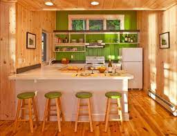 Namun, karena area dapur yang kecil menjadi tantangan untuk kamu dalam memilih sebuah kitchen set. Reka Bentuk Dapur Di Rumah Kayu Idea Untuk Menyelesaikan Siling Apron Langsir