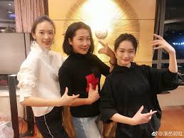 vietsubtriệu lệ dĩnh giới thiệu chương trình mừng xuân hoa kiều trên toàn thế giới. Hoáº¯c Kiáº¿n Hoa Beo Tráº¯ng Máº·t Phá»‹ Ä'i Gáº·p Chau Táº¥n