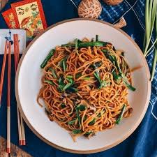 Longevity Noodles - Yi Mein (伊面） - The Woks of Life