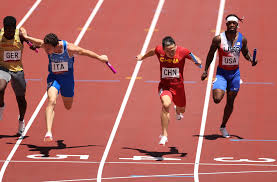 An acceleration zone may be used in relay races where the incomingcompetitor is running legs of 200 meters (220 yards) or less in the assigned lane.when this is permitted, competitors electing to use this option shall be positionedentirely within the limits of the acceleration and exchange zones. Vnxcvrpetr7nim