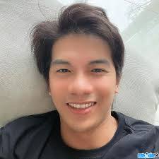 Hung Dong's Instagram, Twitter & Facebook