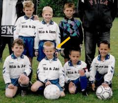 Van dijk is a really good player, don't get me wrong. Frenkie De Jong Childhood Story Plus Untold Biography Facts