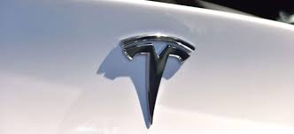 Tesla-Aktie steigt: Deutsche Bank bleibt bei E-Autobauer optimistisch - Kursziel bestätigt