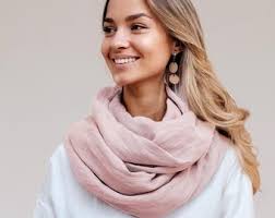 Écharpe en lin rose poudré, Châle Rose poussiéreux, Echarpe en lin naturel,  Châle oversize, Grande écharpe femme, Grand châle enveloppant