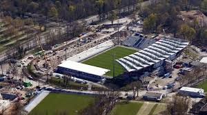 Behind the goals, there will be temporarily stands to always. 2 Bundesliga Karlsruher Sc Dementiert Drohende Insolvenz Augsburger Allgemeine