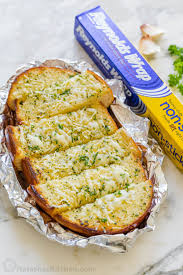Homemade Garlic Bread Tastes Like It Came Out Of An Italian Restaurant It Has An Irresistible Garlic Bu Homemade Garlic Bread Garlic Bread Recipe Garlic Bread