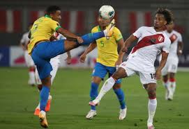 Por el cierre de la segunda jornada del grupo a, este jueves, el anfitrión, brasil, se enfrentó recién al minuto 12 el arbitro de la contiende decretó penalti tras una falta sobre neymar dentro del área. Neymar Tem Noite De Gala E Selecao Brasileira Derrota O Peru Em Limamais Que Um Jogo