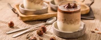 Creme Mit Kinder Bueno Rezept Nachspeise Dessert Rezepte Einfach Lebensmittel Essen