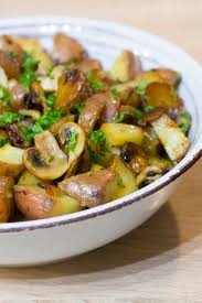 Pommes De Terre Sarladaises Aux Champignons Recette Pomme De Terre Sarladaise Recettes De Cuisine Cuisine