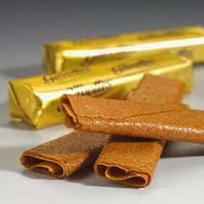 Crepe Dentelle Is A Crispy Biscuit Made With A Very Thin Layer Of Crepe Folded In A Cigar Shape And Then Baked It I Biscuits Francais Livre De Recette Gavotte