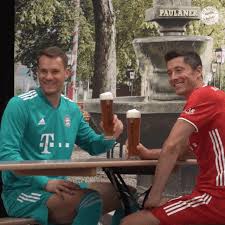 Benzema been real madrids best player since cr7 left! Manuelneuer Robert Lewandowski Gif Manuelneuer Neuer Robert Lewandowski Discover Share Gifs