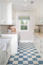 تصاميم أنيقة بالأبيض والأزرق لديكور المنزل