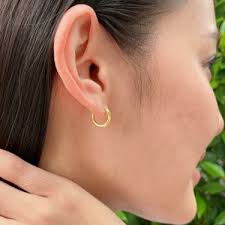 Aros de oreja de oro