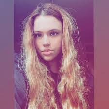 Amber Allemand's Instagram, Twitter & Facebook