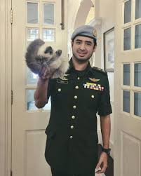 D.y.t.m raja muda laut ibni almarhum sultan muhammad shah, diputerakan di istana kota, kuala selangor, merupakan penghulu dan magistrate di kuala lumpur. 5 Eligible Bachelor Anak Kerabat Malaysia Paling Popular Di Instagram Lobak Merah