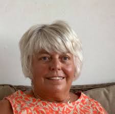 Where to buy 100% Welsh wool throw and blankets in Ystrad Minach area of  Wales?