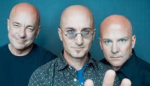 Caress of Steel 1975 was my first encounter with mr. Lee and Rush, back in  the day ... perhaps not at the level of their next five albums 1976-1981  yet, and probably