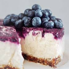 Six Ingredients Only Creamy Texture And Fresh Taste Impress Your Valentine With This Raw Blueberry Cheesecake Mit Bildern Desserts Ohne Backen Rezepte Essen Und Trinken