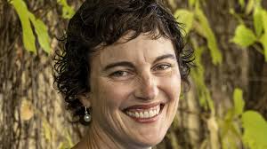 Kate Chaney's wild banana origin story in first speech to parliament