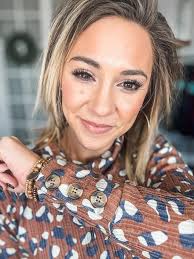 Description: New Trend Uneck Button Top😍 Super Stretchy 💯 Price: 11k