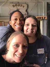 Holly Babb's Instagram, Twitter & Facebook