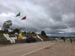 La frontera entre la república federativa de brasil y la república bolivariana de venezuela es el límite que separa los territorios de ambos países. Reaberta Por Maduro A Fronteira Venezuela Brasil Amazonia Na Rede