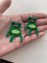 Black And Yellow Frog Animal Crossing Animal Crossing Froggy Chair Earrings In 2020 Animal Crossing Clay Crafts Frog Jewelry
